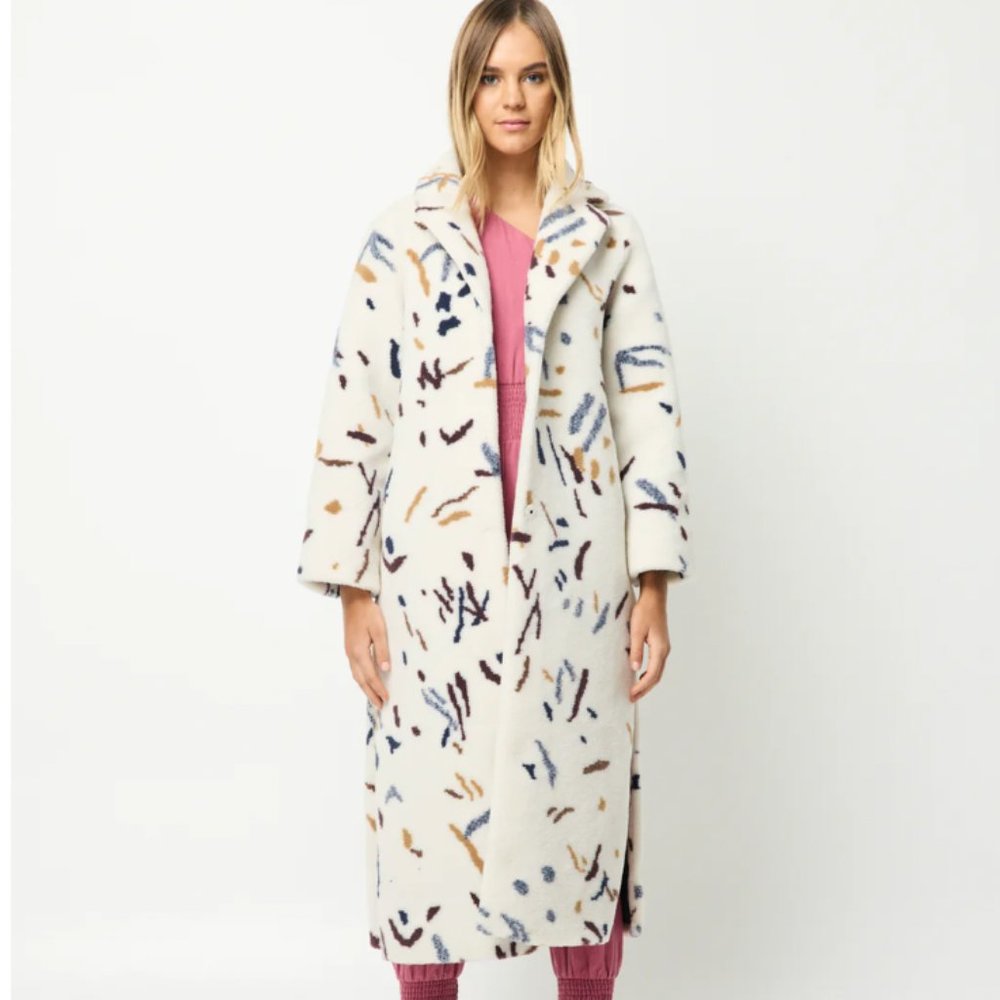 NWT Elliatt Clara white Abstract Long Coat